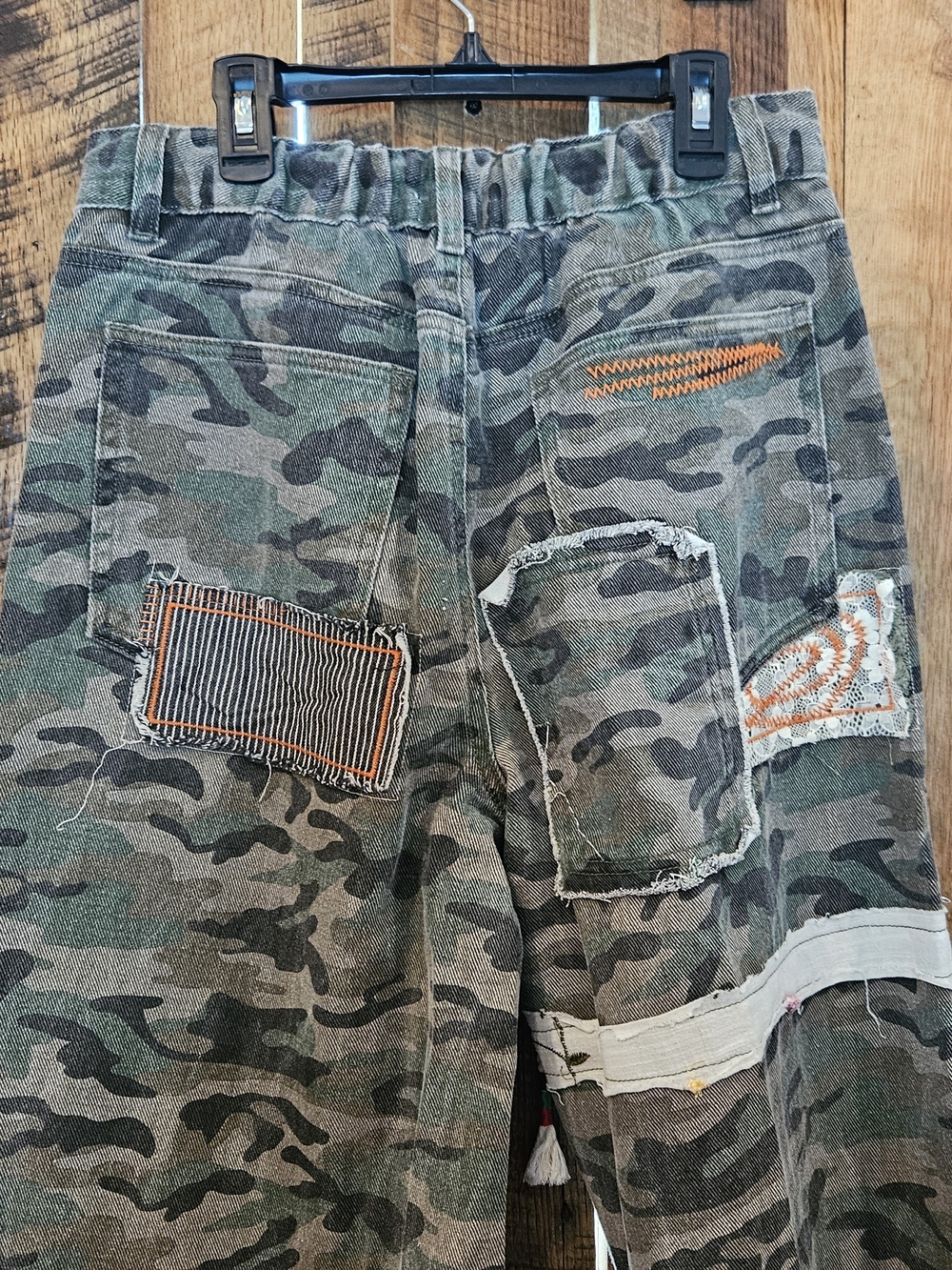 025p POL Camouflage Patchwork Wide-Leg Pants with Orange Contrast Stitching - Picture 6 of 9